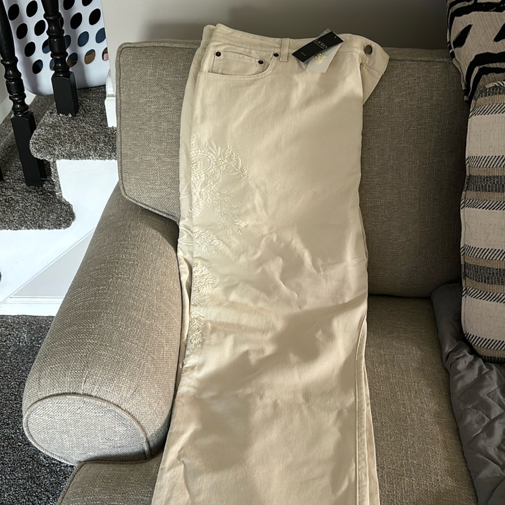 Ralph Lauren size 20 NWT ankle length. Embroidery on leg